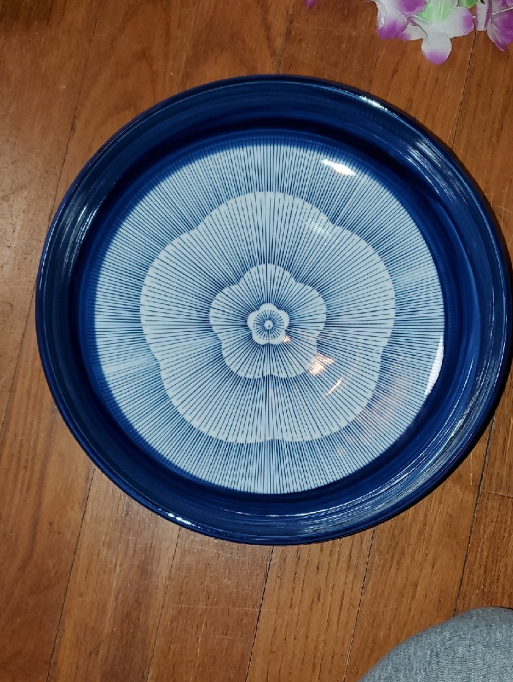 Vintage Blue And White Radiating Lines Serving Bowl - Picture 5 of 12